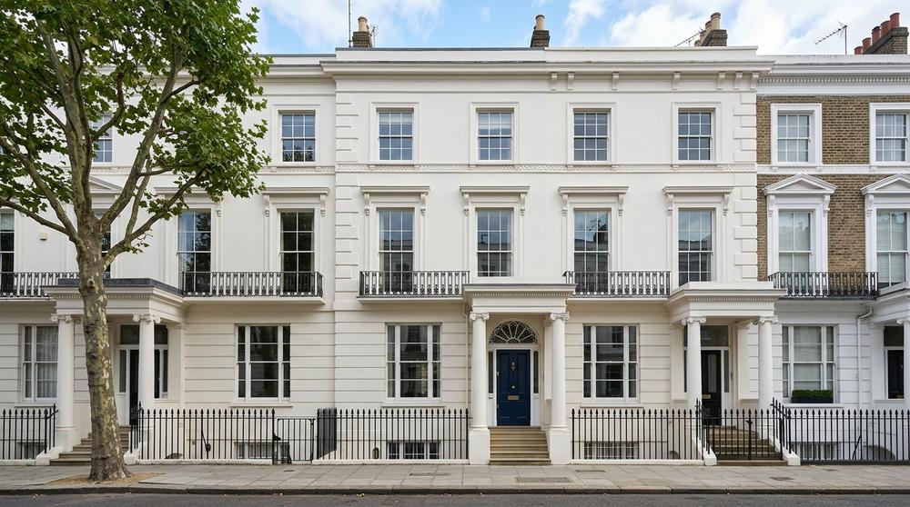 Georgian townhouse facade in Kensington